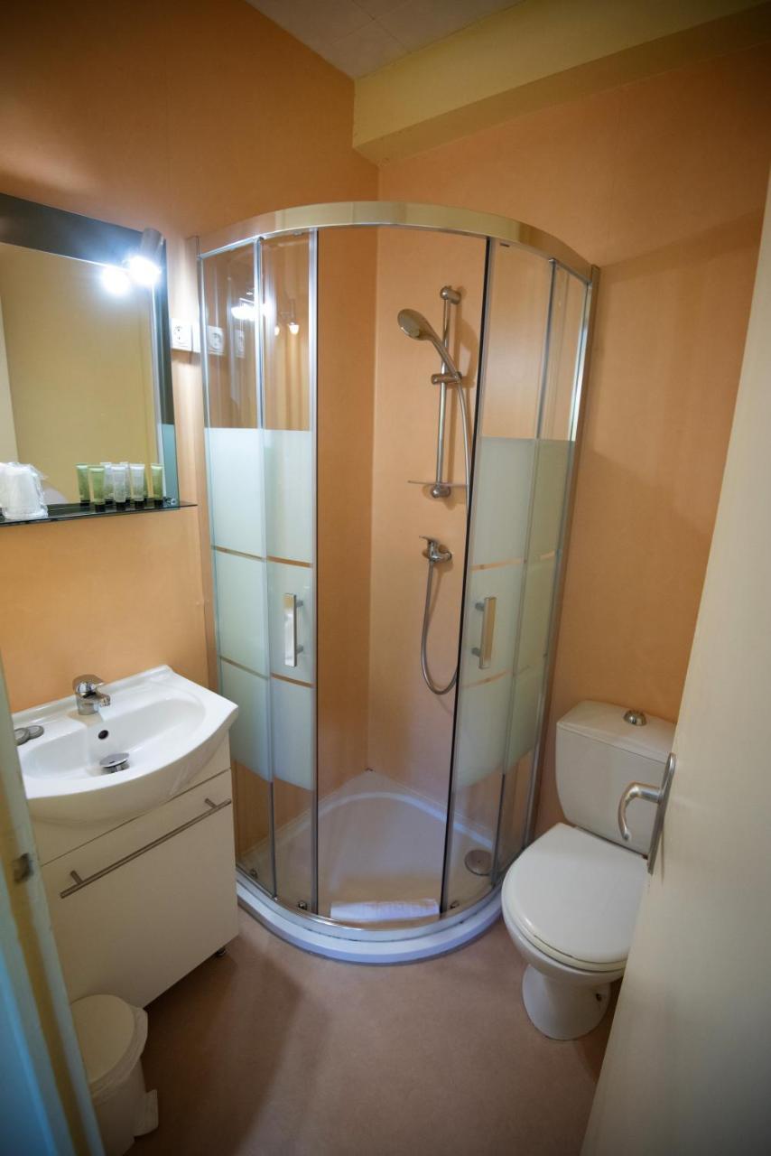 Hotel Restaurant Saint-Benoit Gueugnon Zewnętrze zdjęcie
